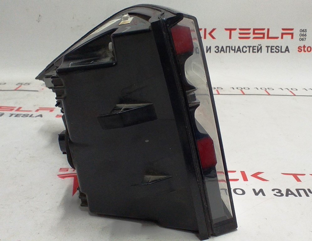 5 1034333-00-A 우측 외부 램프 (손상됨) Tesla 모델 X 1034333-00-B